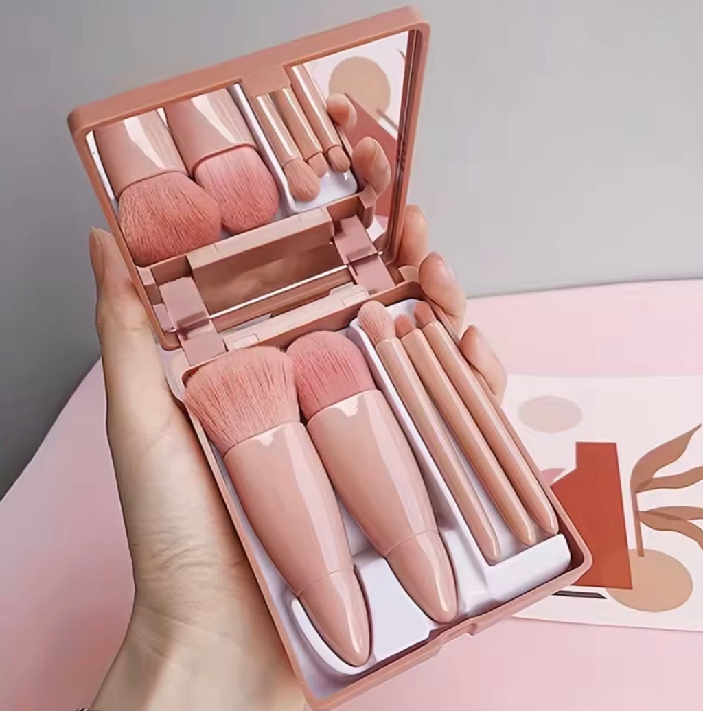 GlamOn-Go™ 5-Piece Mini Makeup Brush Set with Mirror – Foldable Travel Kit