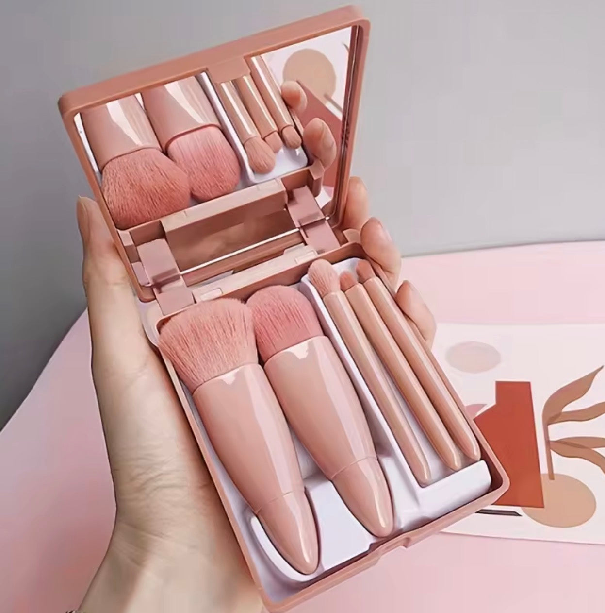 GlamOn-Go™ 5-Piece Mini Makeup Brush Set with Mirror – Foldable Travel Kit